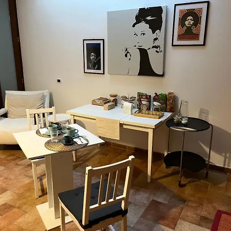 Bed & Breakfast Frank's House 41 Underground 3*