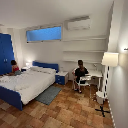 Bed & Breakfast Frank's House 41 Underground 3*